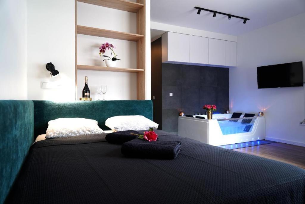 Relax Jacuzzi Apartment Krakau Buitenkant foto